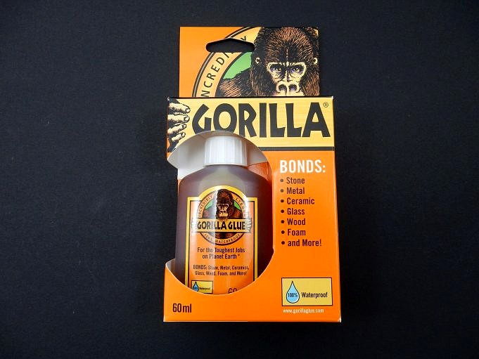 So Entfernen Sie Gorilla-Kleber Sicher Und Einfach Von Der Haut